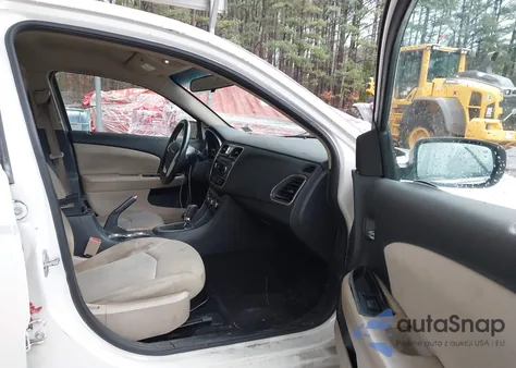 2011 Chrysler 200 Touring из США, поврежденный, VIN 1C3BC1FG3BN514185